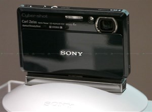 Sony trình làng hai máy ảnh quay phim Full HD