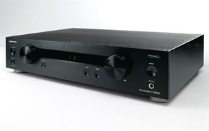 Ampli Onkyo dáng 'hoài cổ' xuất hiện tại CES 2011