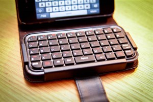 Bàn phím Bluetooth siêu nhỏ cho iPhone 4/iPad