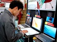 Chọn mua laptop tại cửa hàng