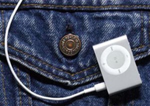 Apple bắt đầu bán dòng thiết bị nghe nhạc iPod Shuffle