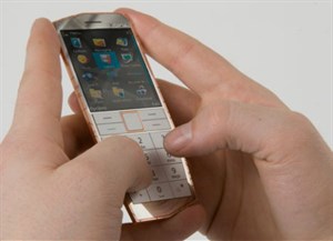 Điện thoại Nokia siêu mỏng sạc pin bằng thân nhiệt