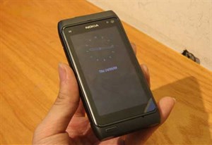 5 chiếc Nokia N8 đầu tiên về Việt Nam