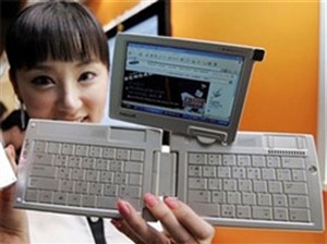 Samsung giới thiệu ĐTDĐ kiêm PC, máy nghe nhạc MP3 WiMax