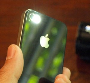 iPhone 4 xách tay lại sốt giá 