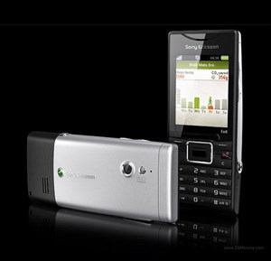 Sony Ericsson ra mắt hai 'dế' vỏ cong