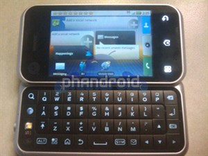 iPhone có bàn phím QWERTY của Motorola