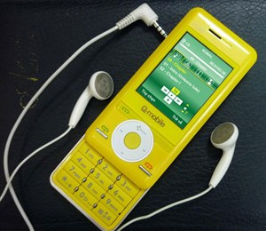 Thưởng thức âm nhạc với Q-mobile F500