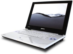 Toshiba giảm giá laptop tích hợp ổ HD DVD