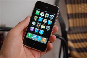 Ảnh iPhone 3G 'bẻ khóa' bằng phần mềm tại VN