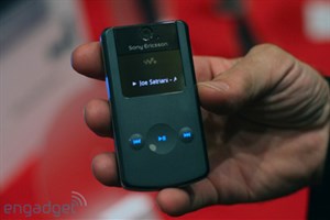 Xem chiếc Walkman phone mới nhất 