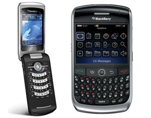 BlackBerry nắp gập và 8900 đến châu Á