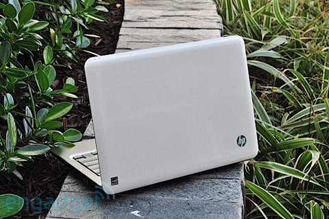 HP Mini 311 có thiết kế bắt mắt nhưng vẫn đầy đủ cổng kết nối thông dụng. Ảnh: Engadget.