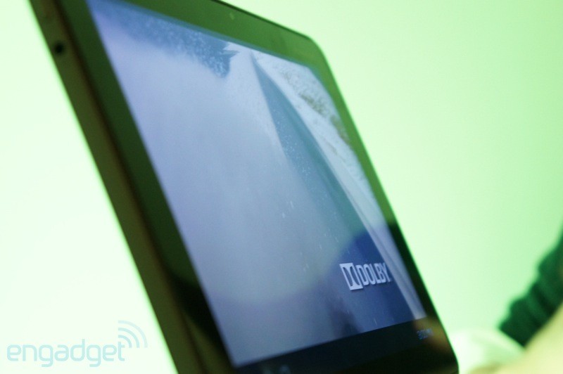 Ảnh thực tế Iconia Tab A700 lõi tứ