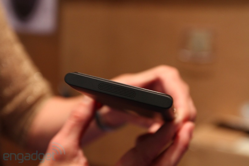 Hãng Nokia chính thức trình làng mẫu Lumia 900