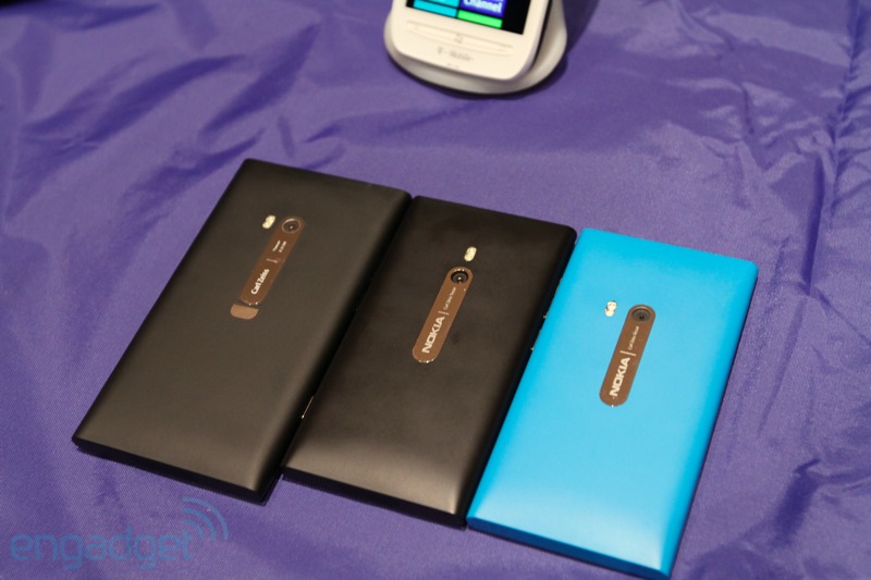 Hãng Nokia chính thức trình làng mẫu Lumia 900