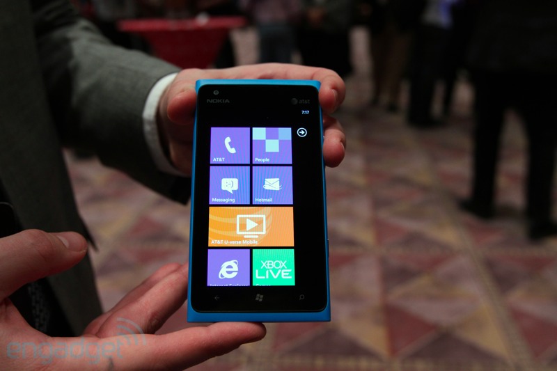 Hãng Nokia chính thức trình làng mẫu Lumia 900