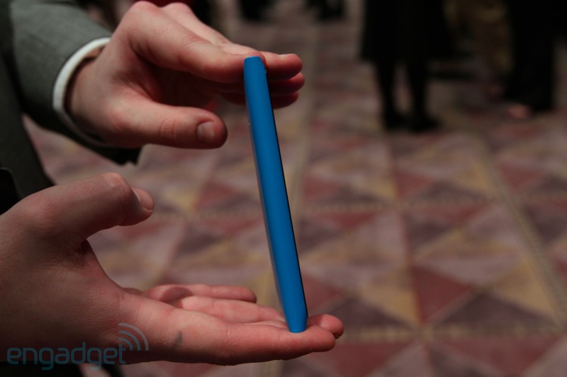 Hãng Nokia chính thức trình làng mẫu Lumia 900