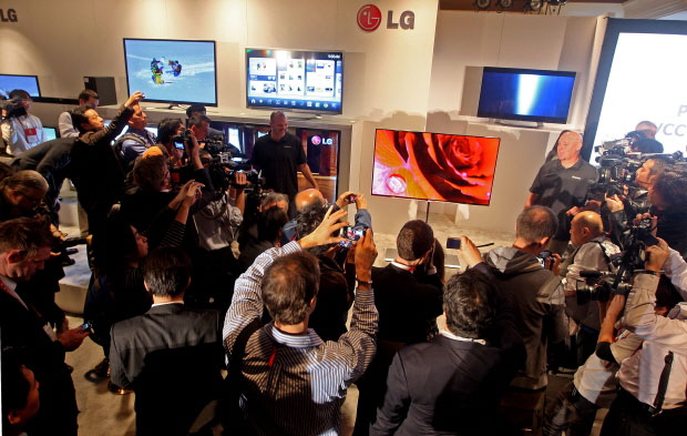 LG gây chú ý tại CES 2012 khi trình làng hàng loạt mẫu TV thế hệ 2012 với đầy đủ các công nghệ hiện đại nhất hiện nay.