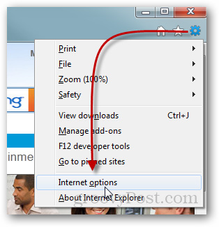 chọn Internet Options