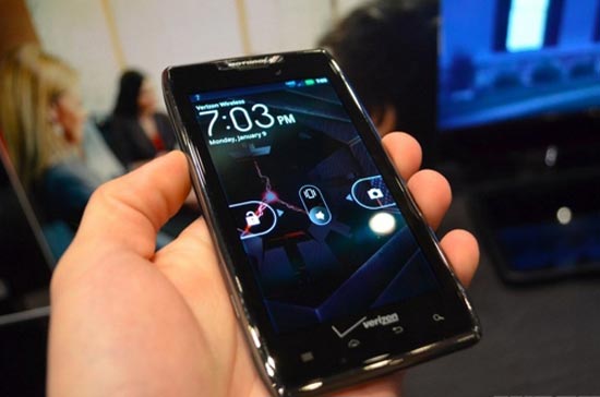 Những mẫu điện thoại đang làm nóng CES 2012