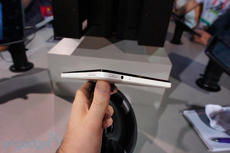 Ảnh chính thức Viewsonic e70