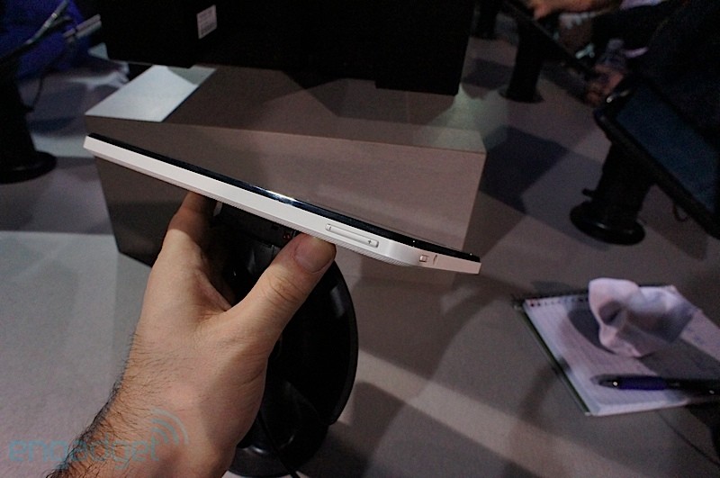 Ảnh chính thức Viewsonic e70