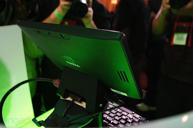 Ba cảm biến ở mặt sau tablet.