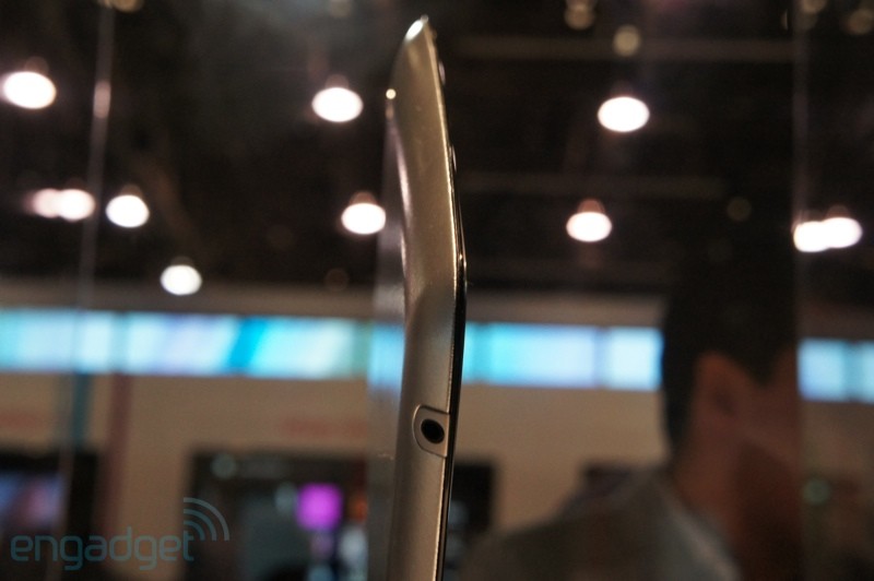 Ảnh thực tế tablet Slate của Sony