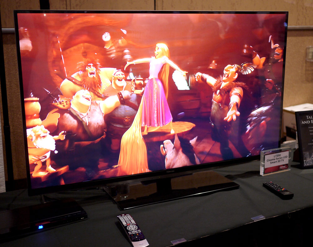 Ảnh thực tế HDTV 3D thụ động Toshiba L7200