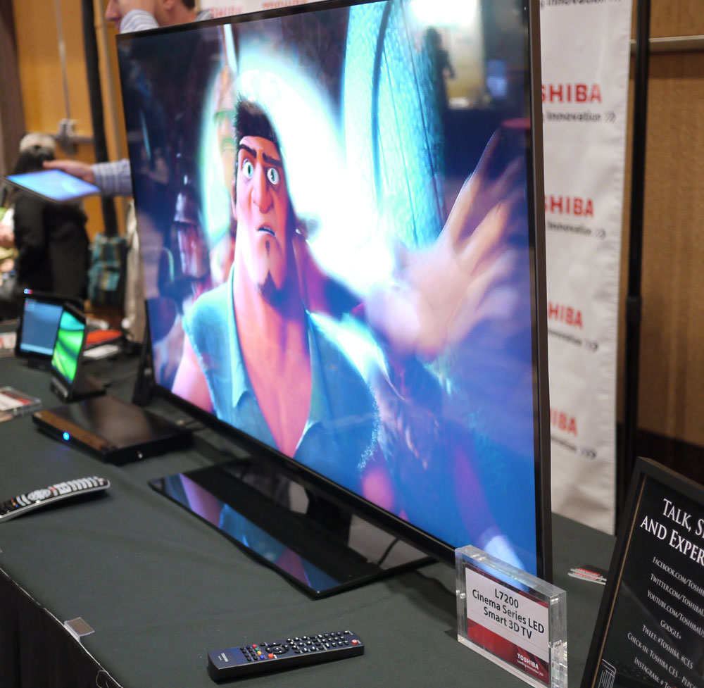 Ảnh thực tế HDTV 3D thụ động Toshiba L7200