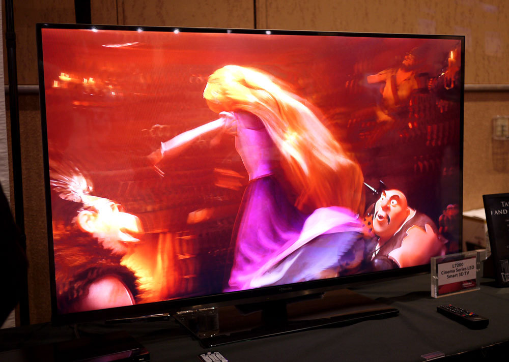Ảnh thực tế HDTV 3D thụ động Toshiba L7200
