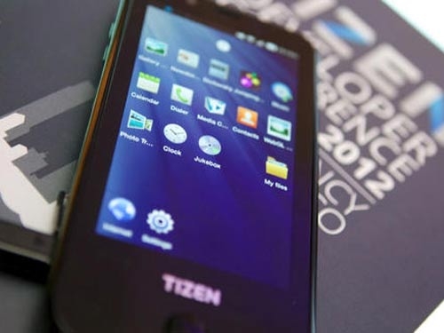 Samsung ra mắt smartphone Tizen đầu tiên tại Nhật Bản Samsung ra mắt smartphone Tizen đầu tiên tại Nhật Bản