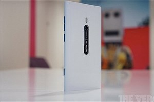 Nokia Lumia mới có tên mã Catwalk, dùng vỏ nhôm