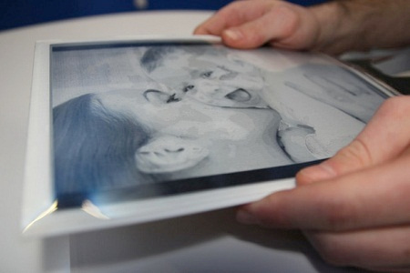 Ra mắt máy tính bảng mỏng dẻo như giấy