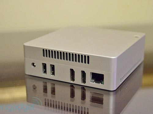 PC mini mạnh mẽ với chip Core i7 PC mini mạnh mẽ với chip Core i7