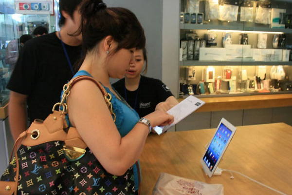 Kinh tế khó khăn, tablet "hàng hiệu" vẫn đắt khách Kinh tế khó khăn, tablet "hàng hiệu" vẫn đắt khách