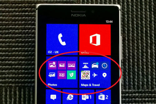 Minh họa cho thấy màn hình Live Tiles trên Lumia 925 cho phép tạo thư mục để gom ứng dụng Nokia tung bản cập nhật cho Windows Phone Lumia