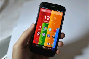 Moto G hai sim bắt đầu được bán ra, 210 USD cho bản 8GB