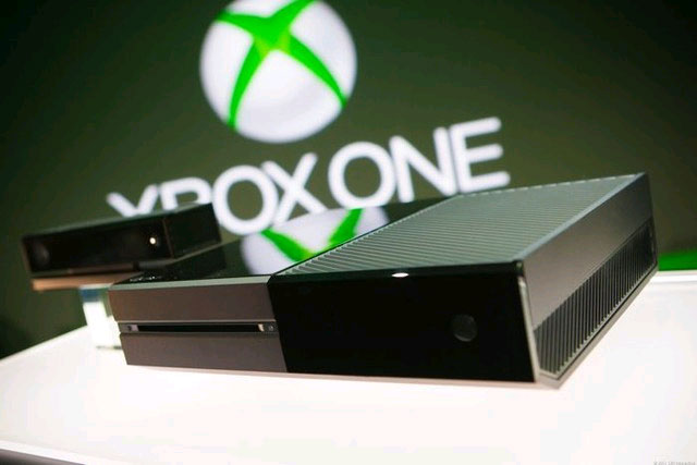 Microsoft bị tố gian lận trong quảng cáo Xbox One