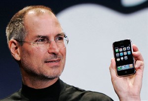 8 năm ngày Steve Jobs ra mắt iPhone thế hệ đầu tiên