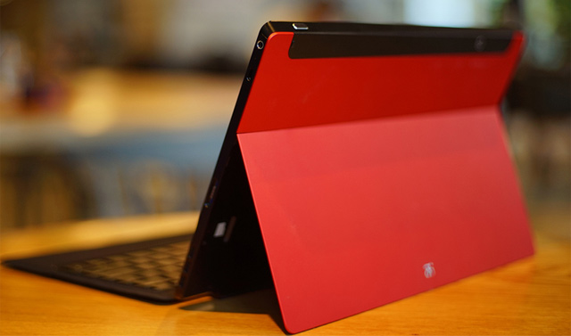 Remix Cựu kỹ sư Google chế tạo máy tính bảng "nhái" Surface