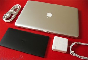 Vẻ đẹp của MacBook Pro 17 inch pin liền