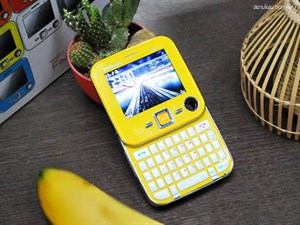 Di động giống "dế" vuông Nokia bán ở Việt Nam