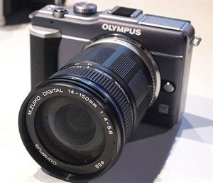 Olympus tiếp tục theo đuổi Four Third DSLR