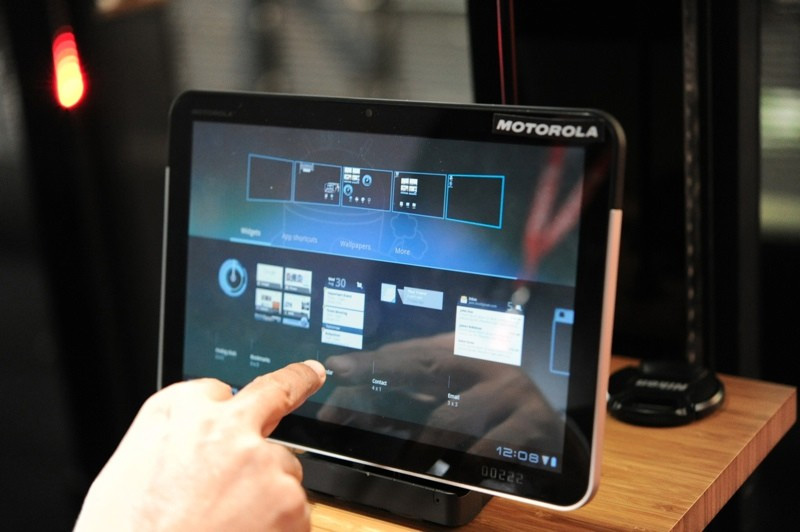 Xoom bản có cả Wi-FI và 3G sẽ bán ra trong tháng tới