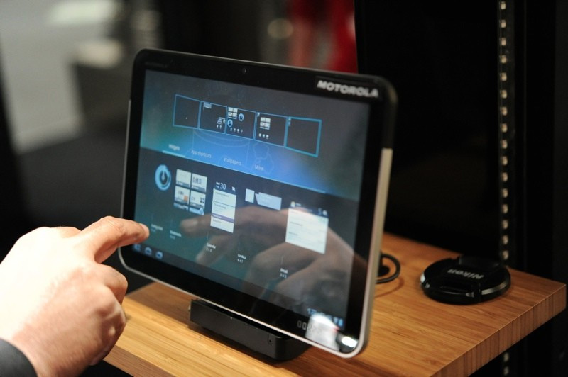 Xoom bản có cả Wi-FI và 3G sẽ bán ra trong tháng tới