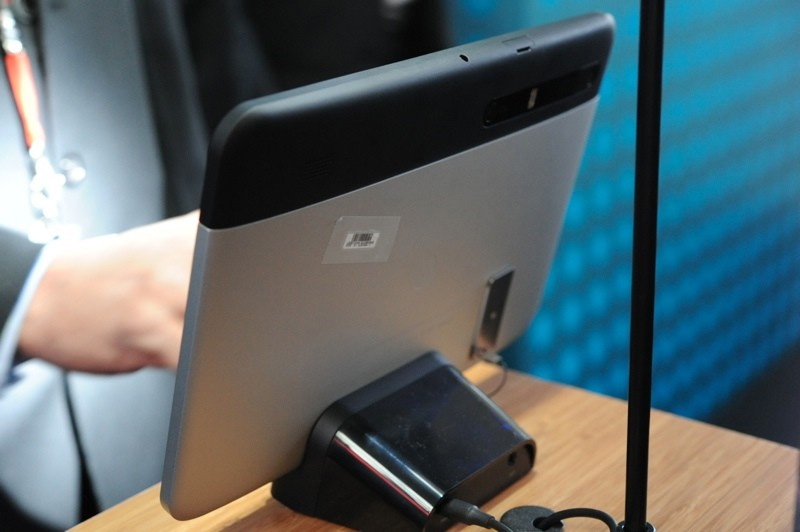 Lớp vỏ sau màu bạc