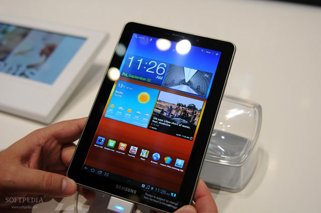 Galaxy Tab 7.7 có màn hình hiển thị đẹp.