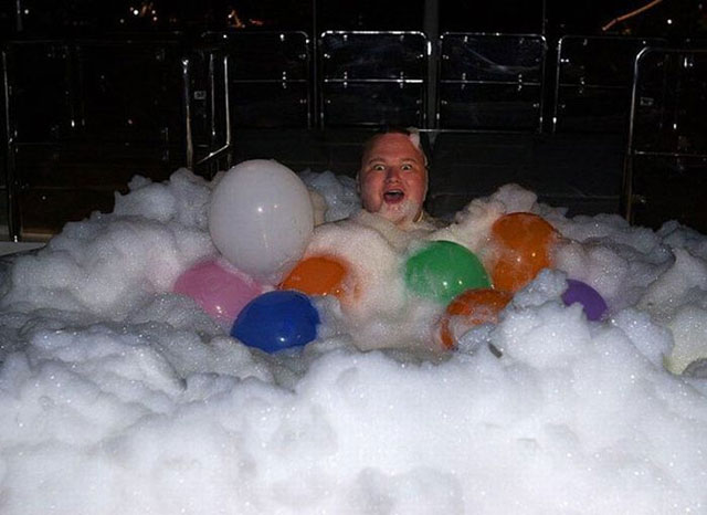 Cuộc sống xa hoa của nhà sáng lập Megaupload